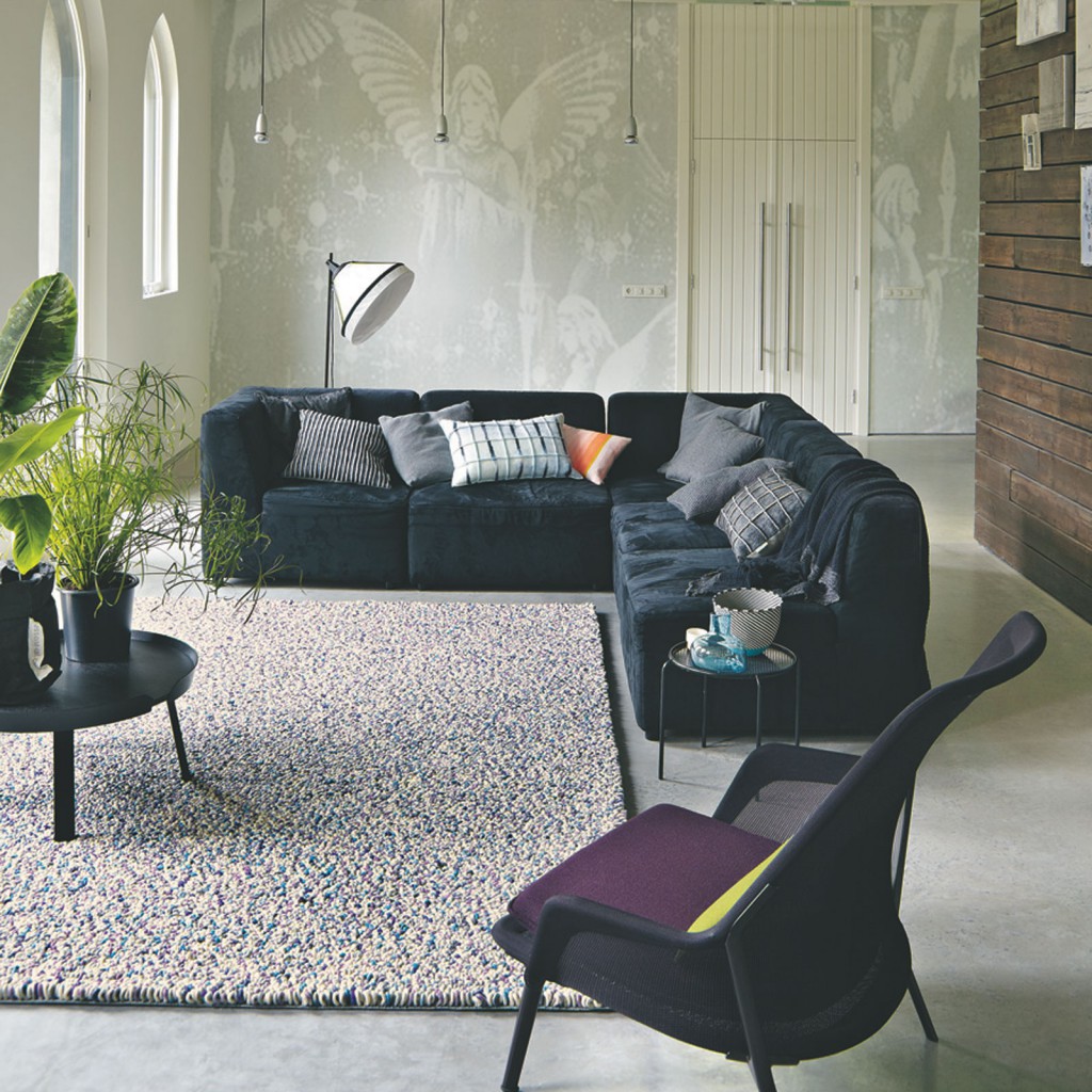 Stone rug in lilac spring colours 2016