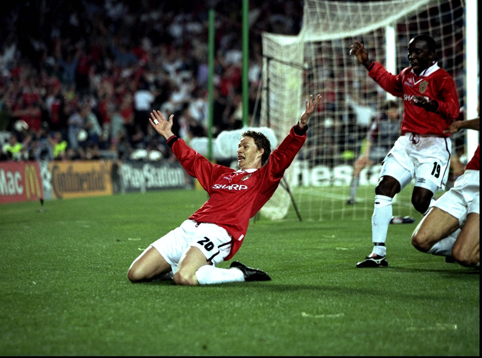 Ole Gunnar Solskjaer celebrates scoring the second goal for Manchester United during the European Champions League Final against Bayern Munich in the Nou Camp Stadium, Barcelona, Spain. Manchester United won 2 - 1 with both United goals scored during injury time, to secure the treble of League, FA Cup and European Cup.