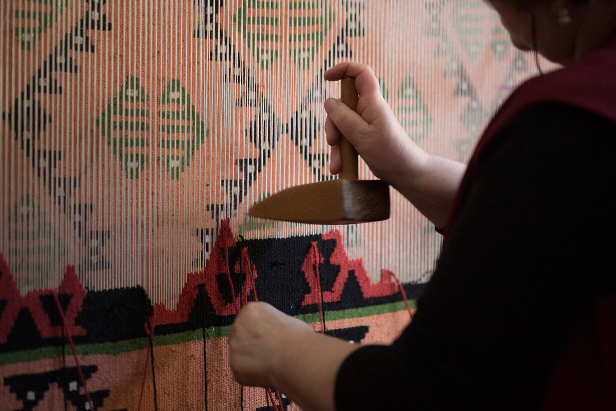 kilim rug being weaved