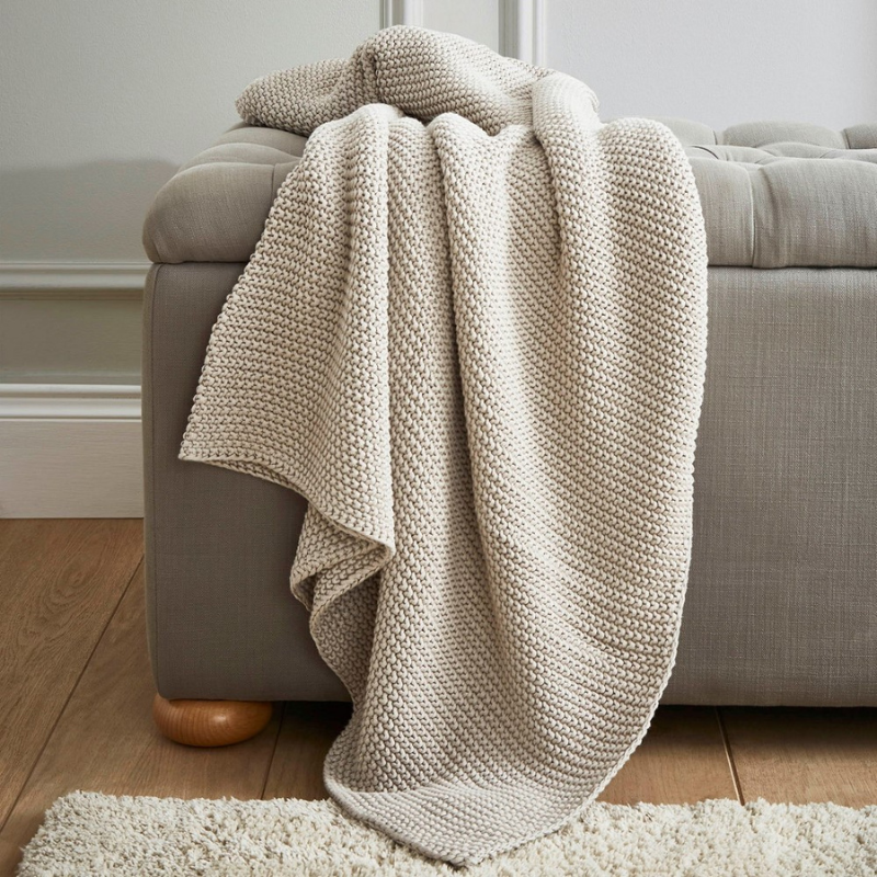 Our Top 5 Cosiest Throws And Blankets